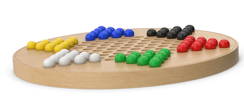 Op deze afbeelding is een rond houten bord voor het Chinese damspel te zien, met zorgvuldig uitgestelde veelkleurige damstenen die in hun startposities staan om een partij van dit klassieke bordspel te beginnen.